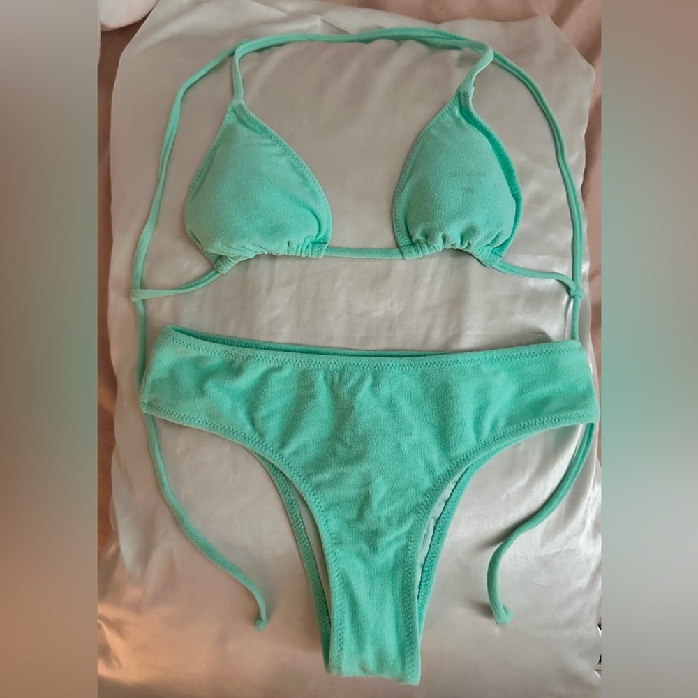 Volcom Women’s Bikini Top & Bottom